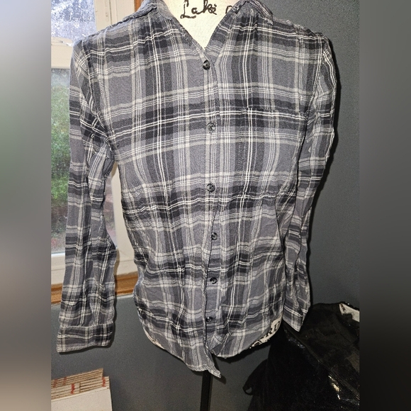 SO Womans Long Sleeve Flannel Size S - Picture 1 of 11